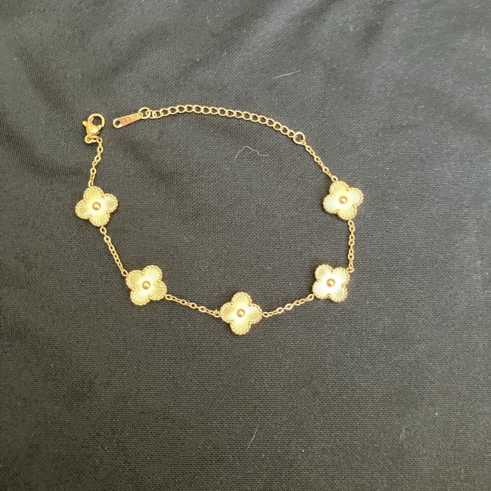 Gold Tone Cable Chain Bracelet w/ Gold Clover Dangle Charm Lobster Clasp 7" +